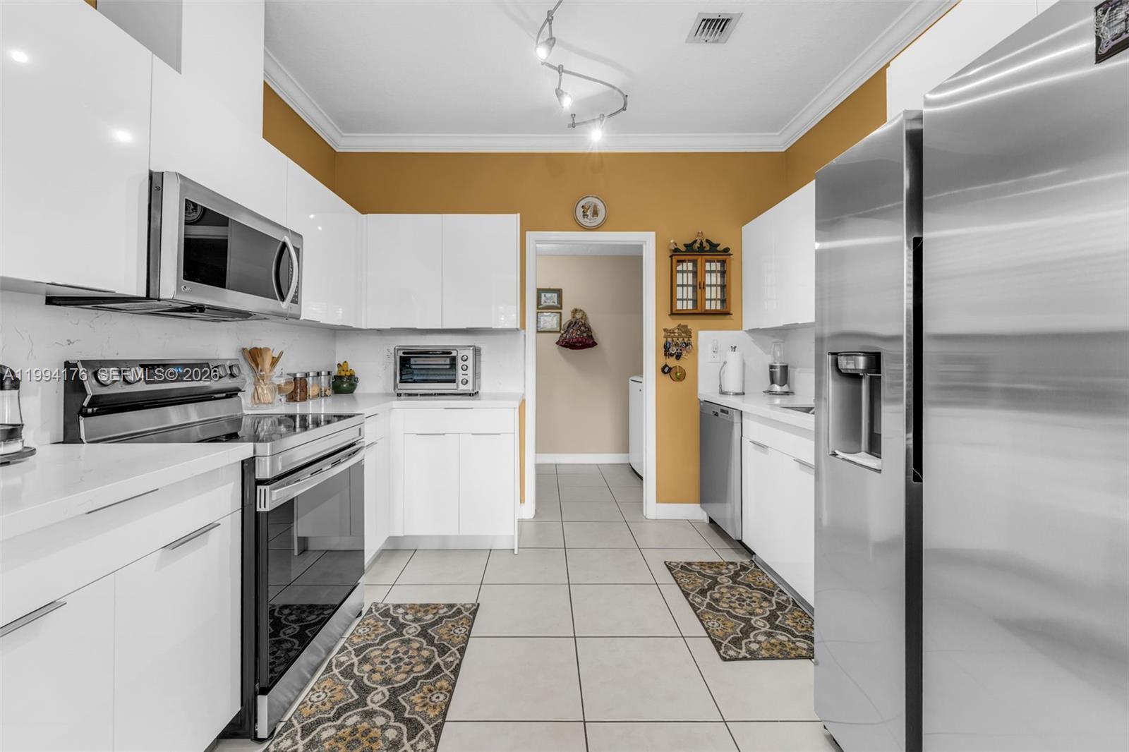 6502 SW 157th Ct Miami, FL 33193