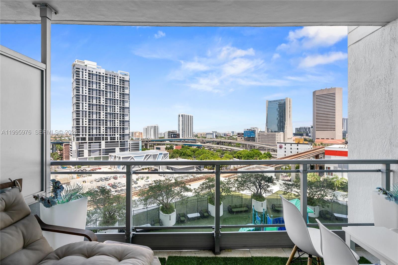 image The Ivy at Riverfront24