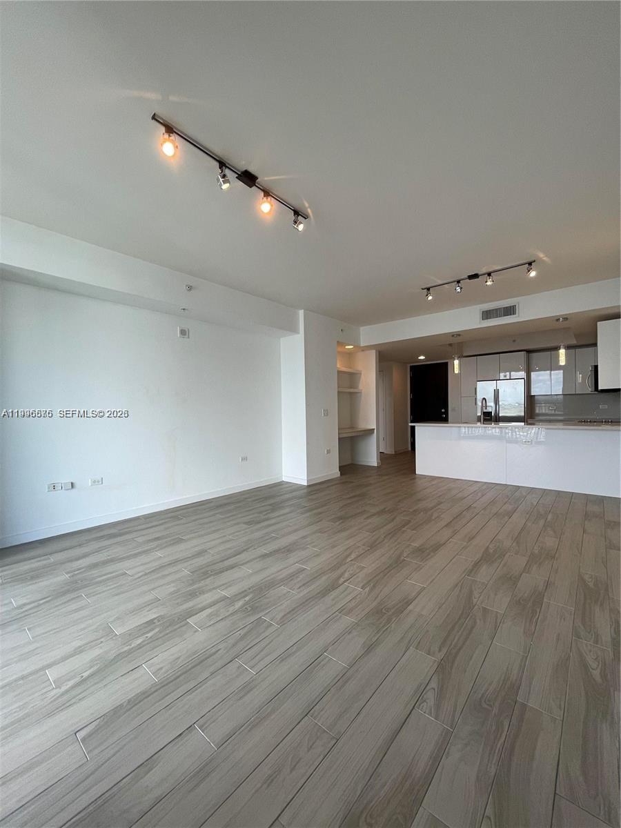 image Nine at Mary Brickell Village9