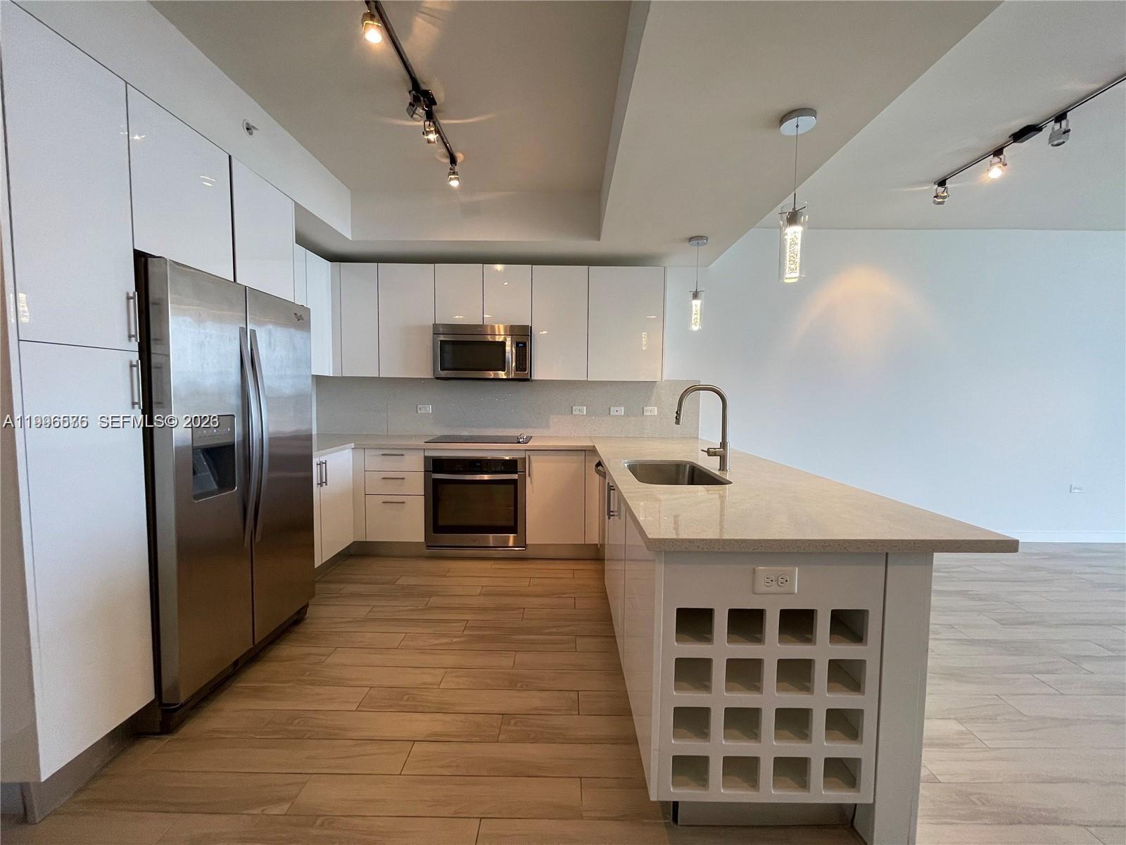 image Nine at Mary Brickell Village11