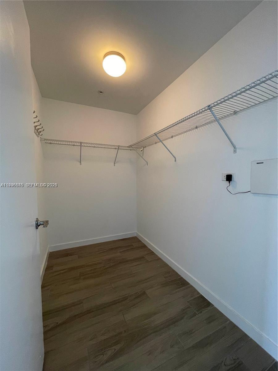 image Nine at Mary Brickell Village6