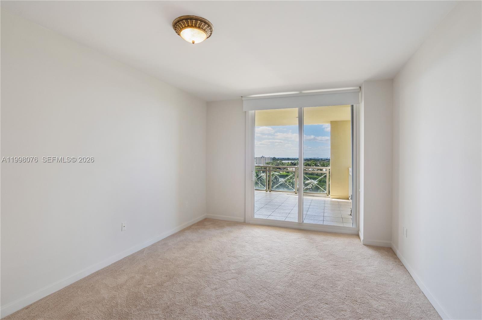 image Grand Bay Residences10