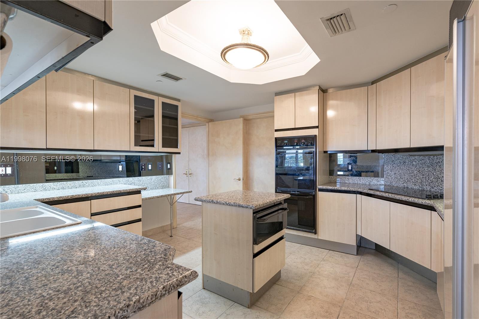 image Grand Bay Residences2