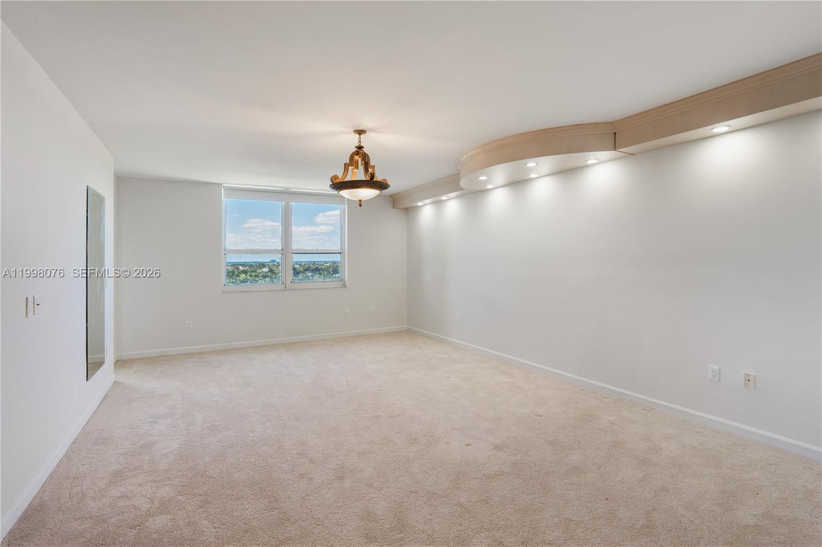 image Grand Bay Residences5