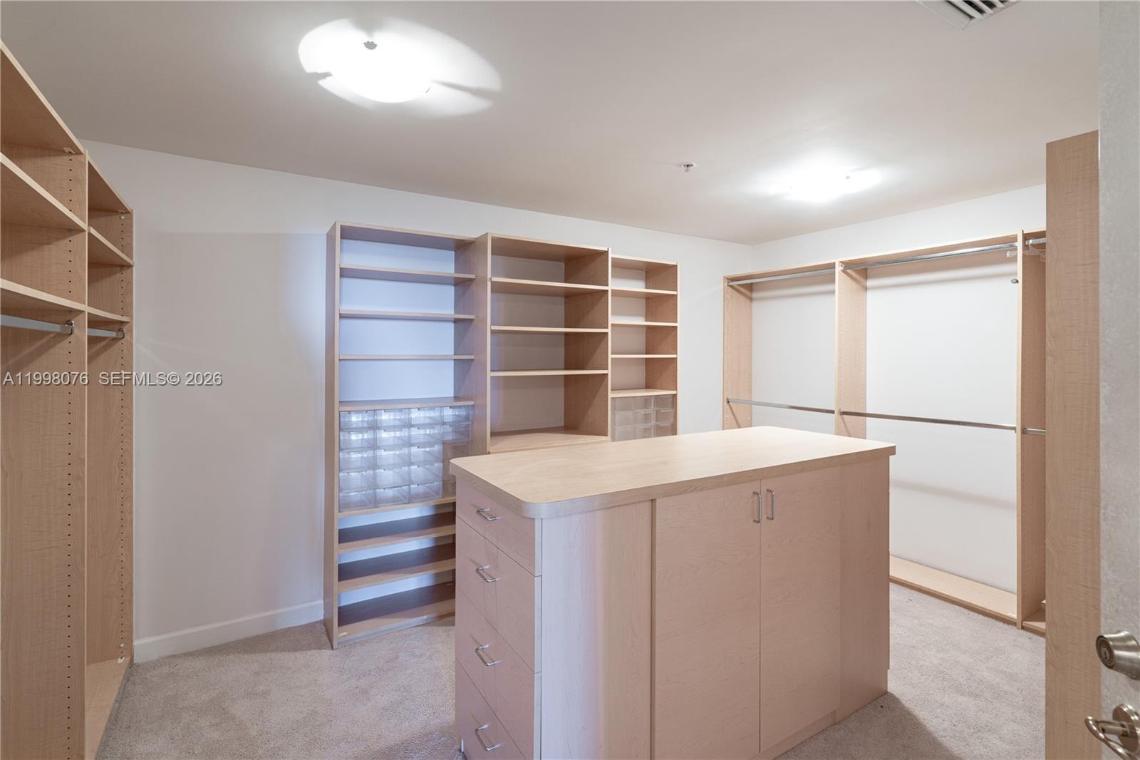 image Grand Bay Residences6