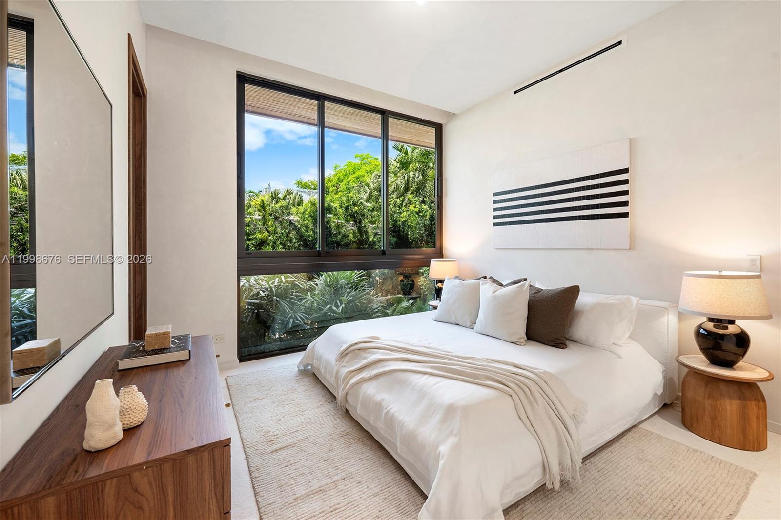 9640 W Broadview Dr Bay Harbor Islands, FL 33154