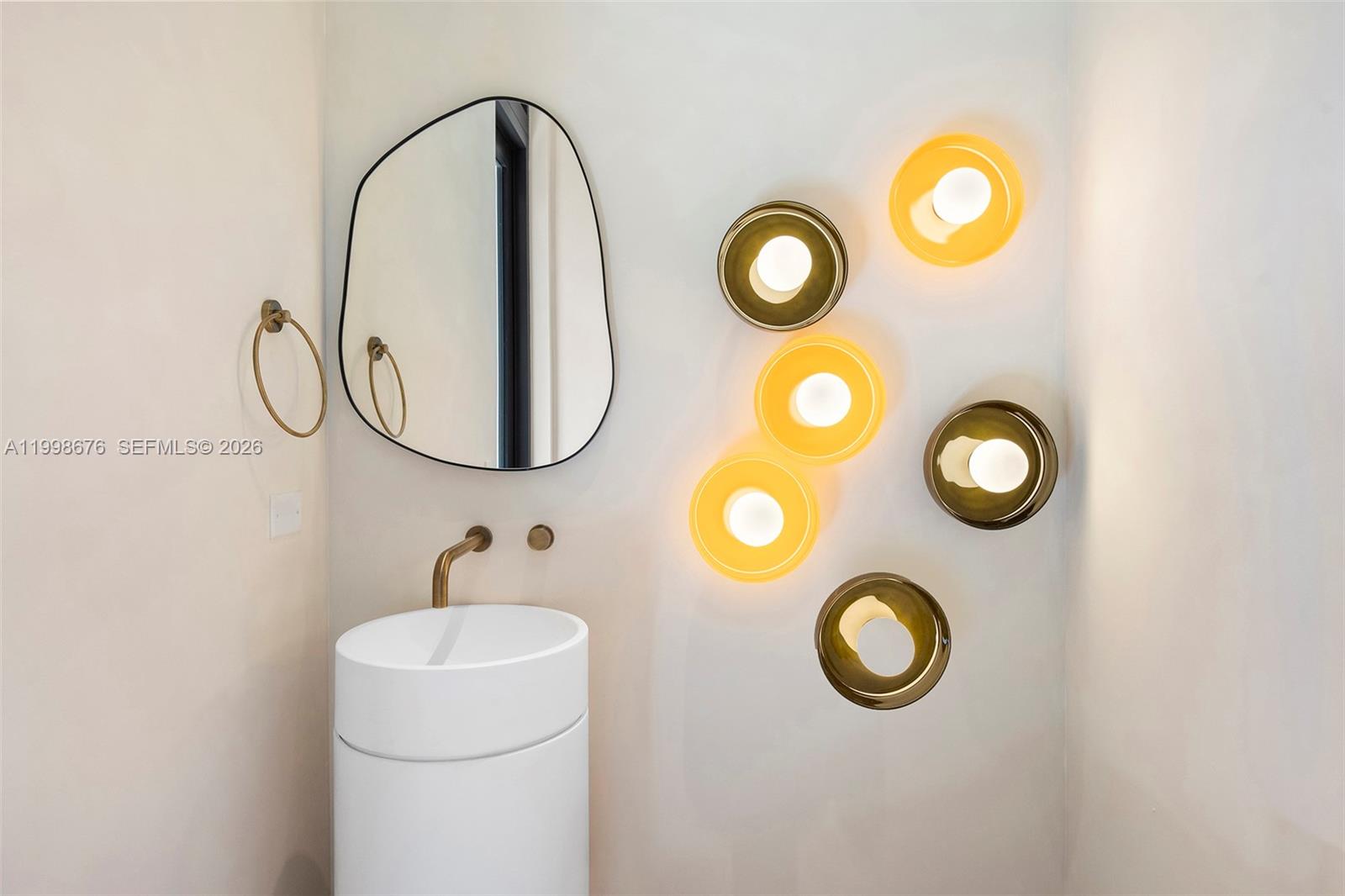 9640 W Broadview Dr Bay Harbor Islands, FL 33154