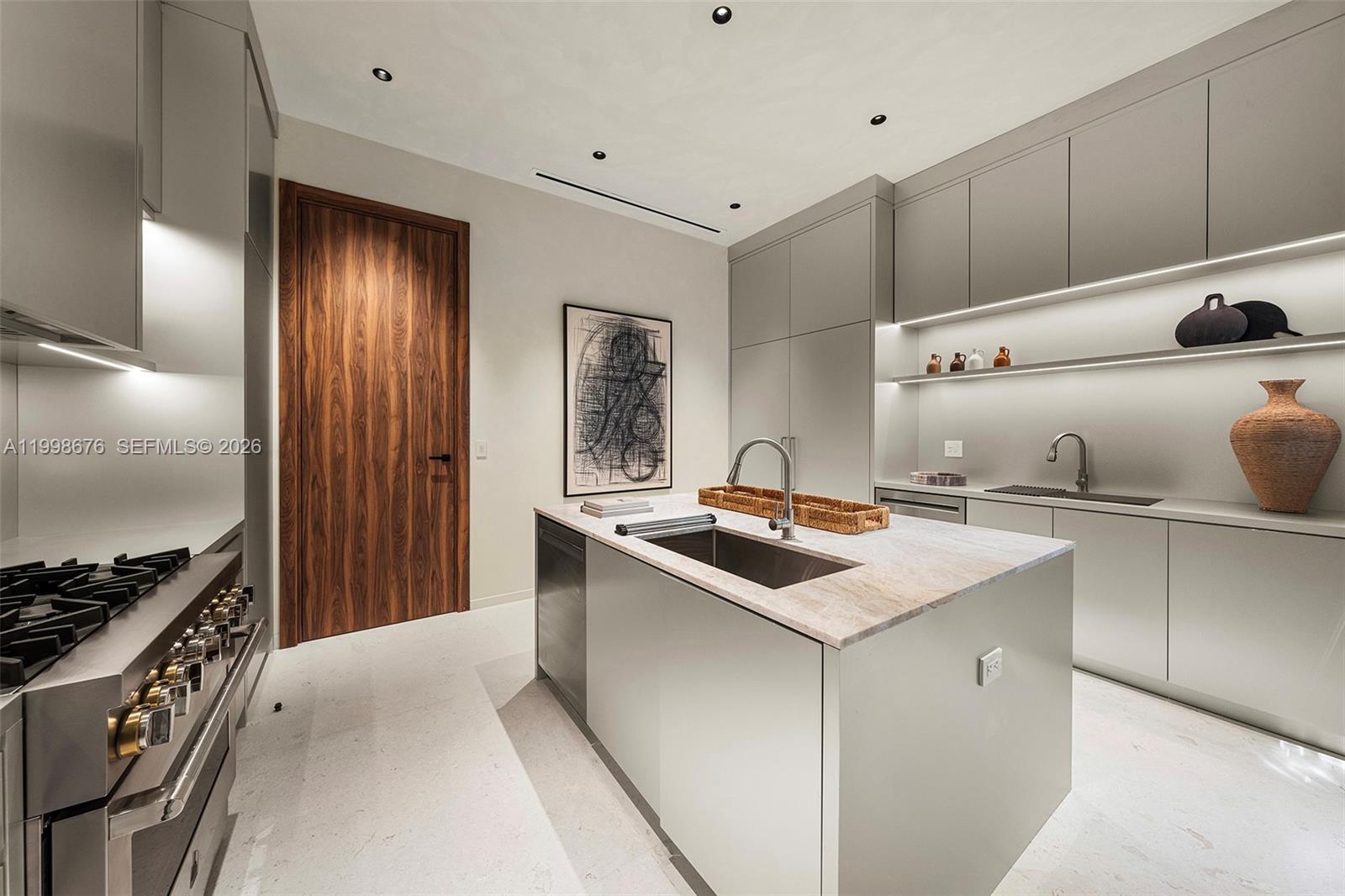 9640 W Broadview Dr Bay Harbor Islands, FL 33154