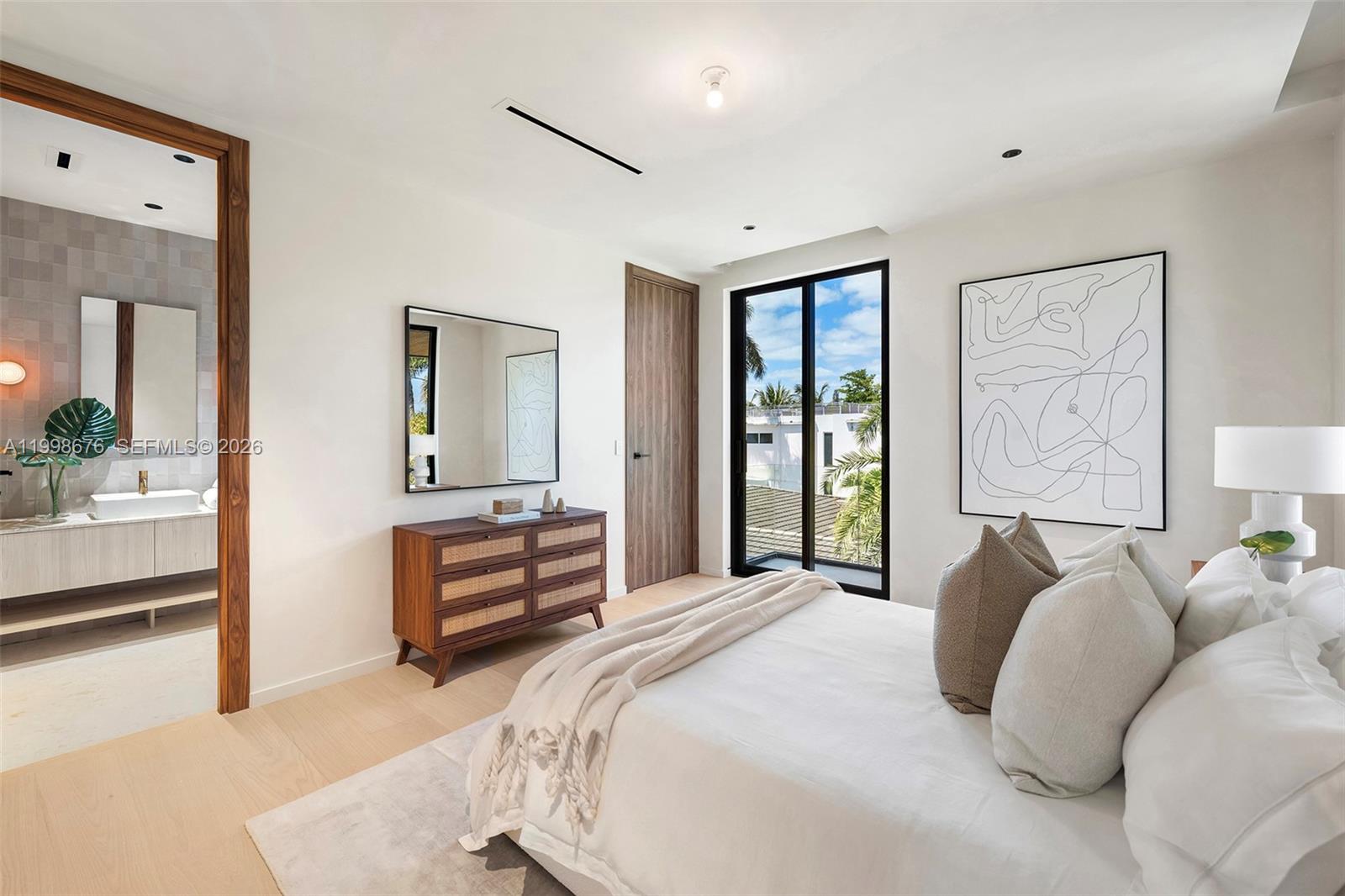 9640 W Broadview Dr Bay Harbor Islands, FL 33154