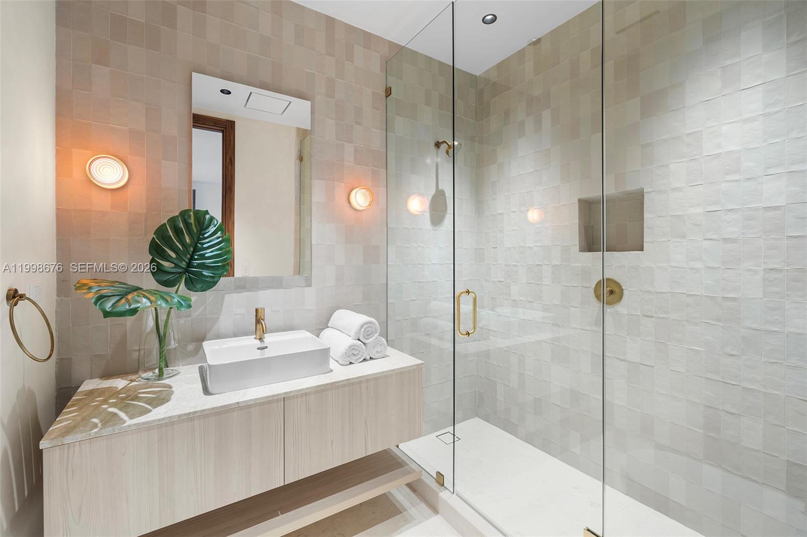 9640 W Broadview Dr Bay Harbor Islands, FL 33154