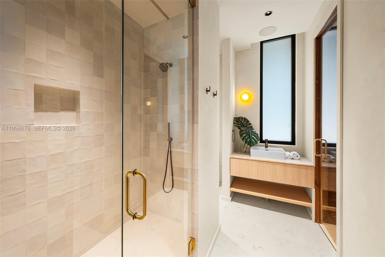 9640 W Broadview Dr Bay Harbor Islands, FL 33154