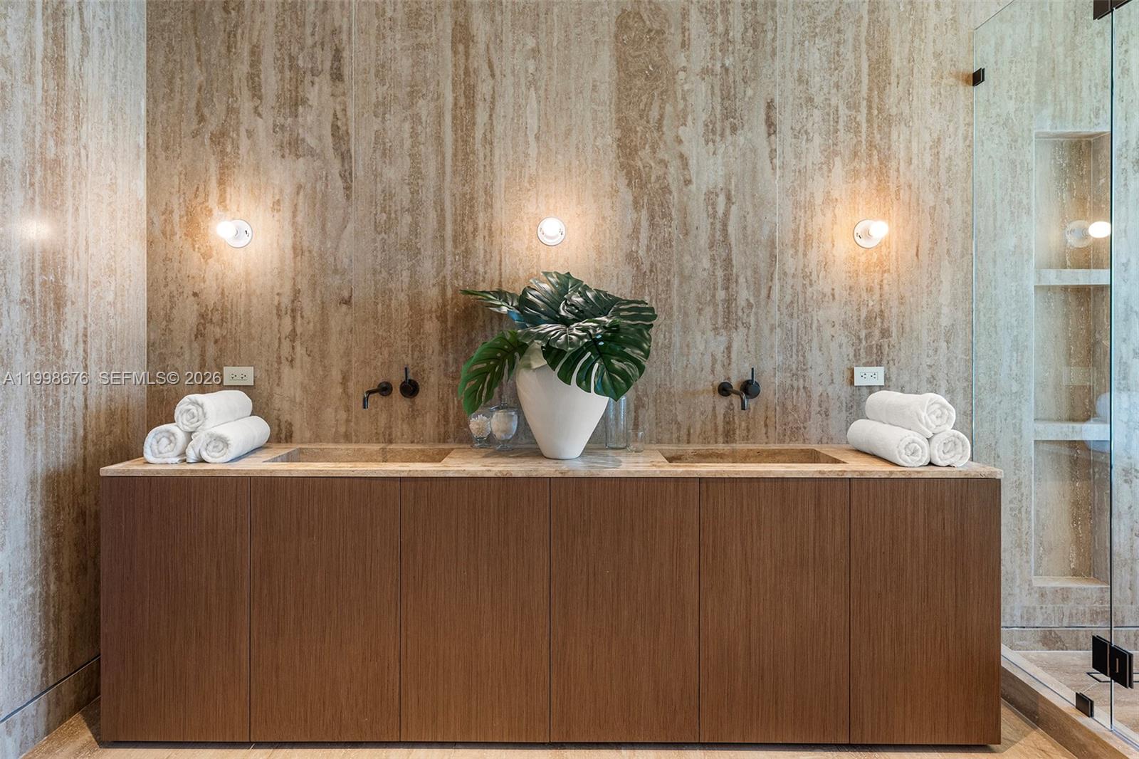 9640 W Broadview Dr Bay Harbor Islands, FL 33154