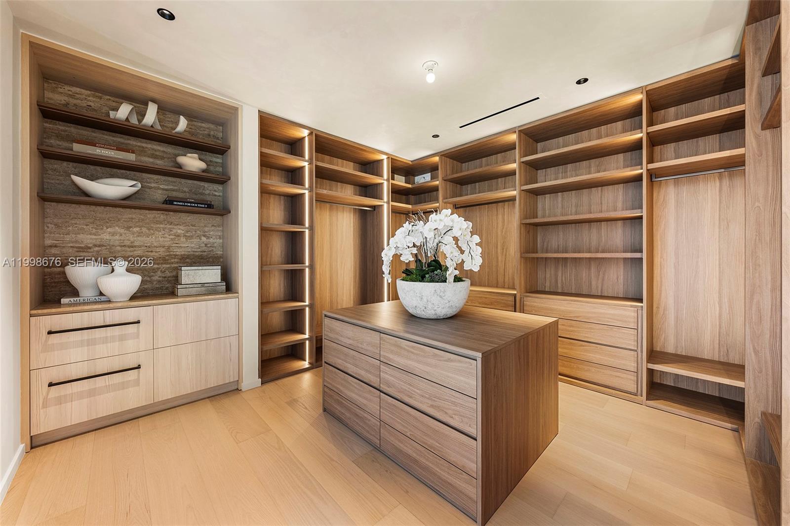 9640 W Broadview Dr Bay Harbor Islands, FL 33154