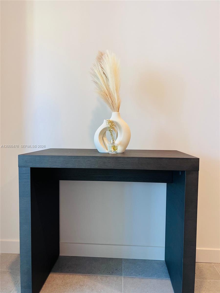 121 NE 25th St #1701 Miami, FL 33132