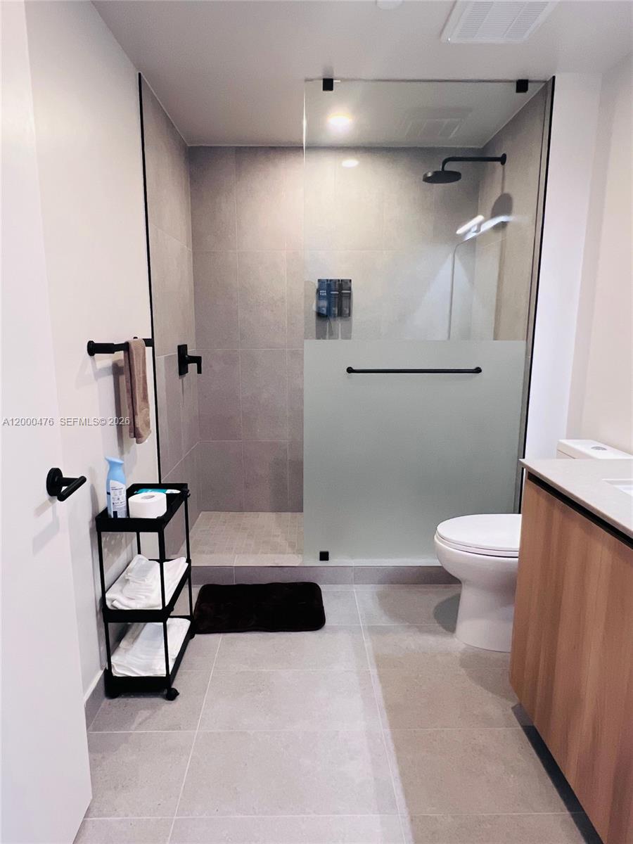 121 NE 25th St #1701 Miami, FL 33132