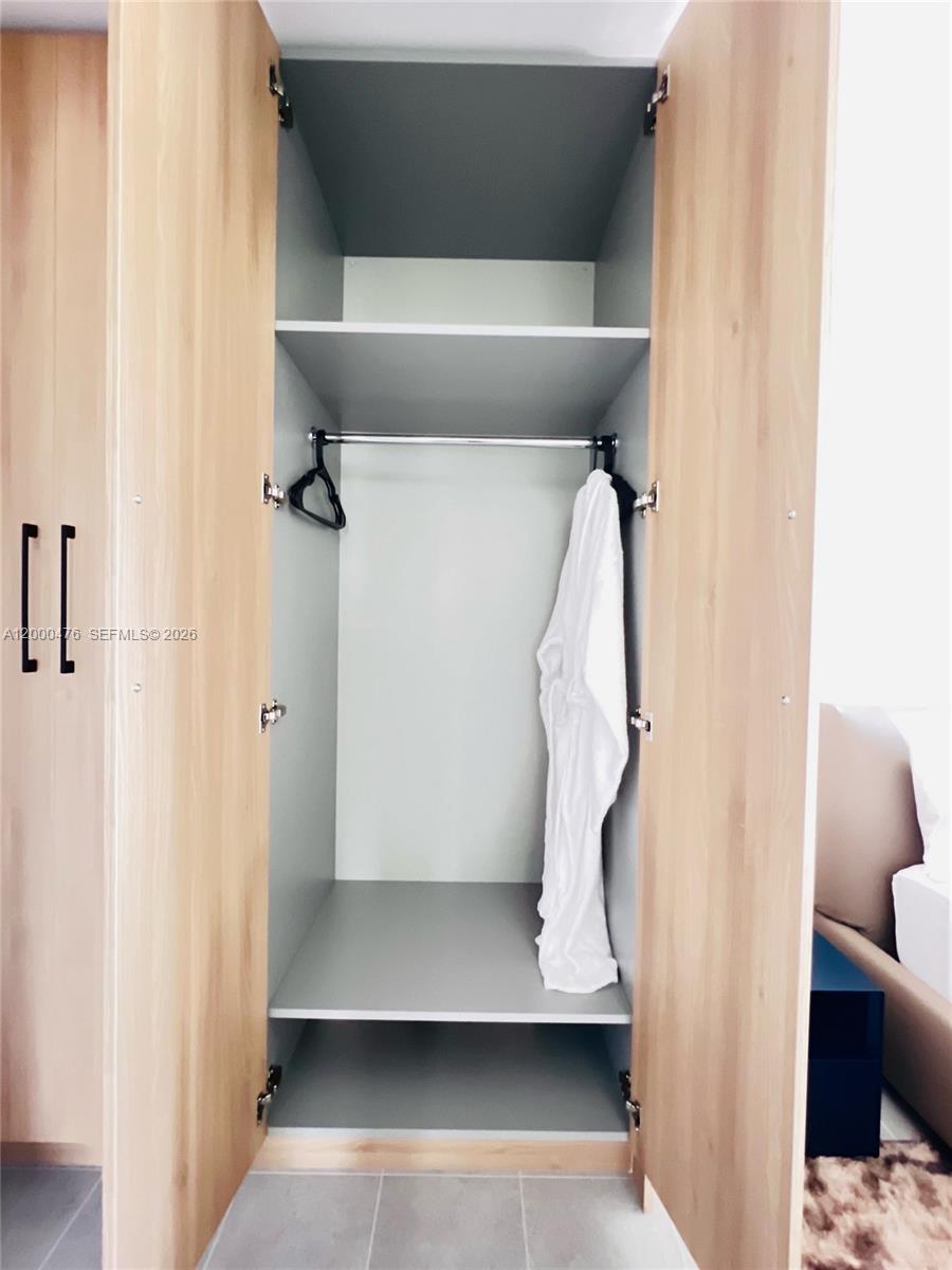 121 NE 25th St #1701 Miami, FL 33132