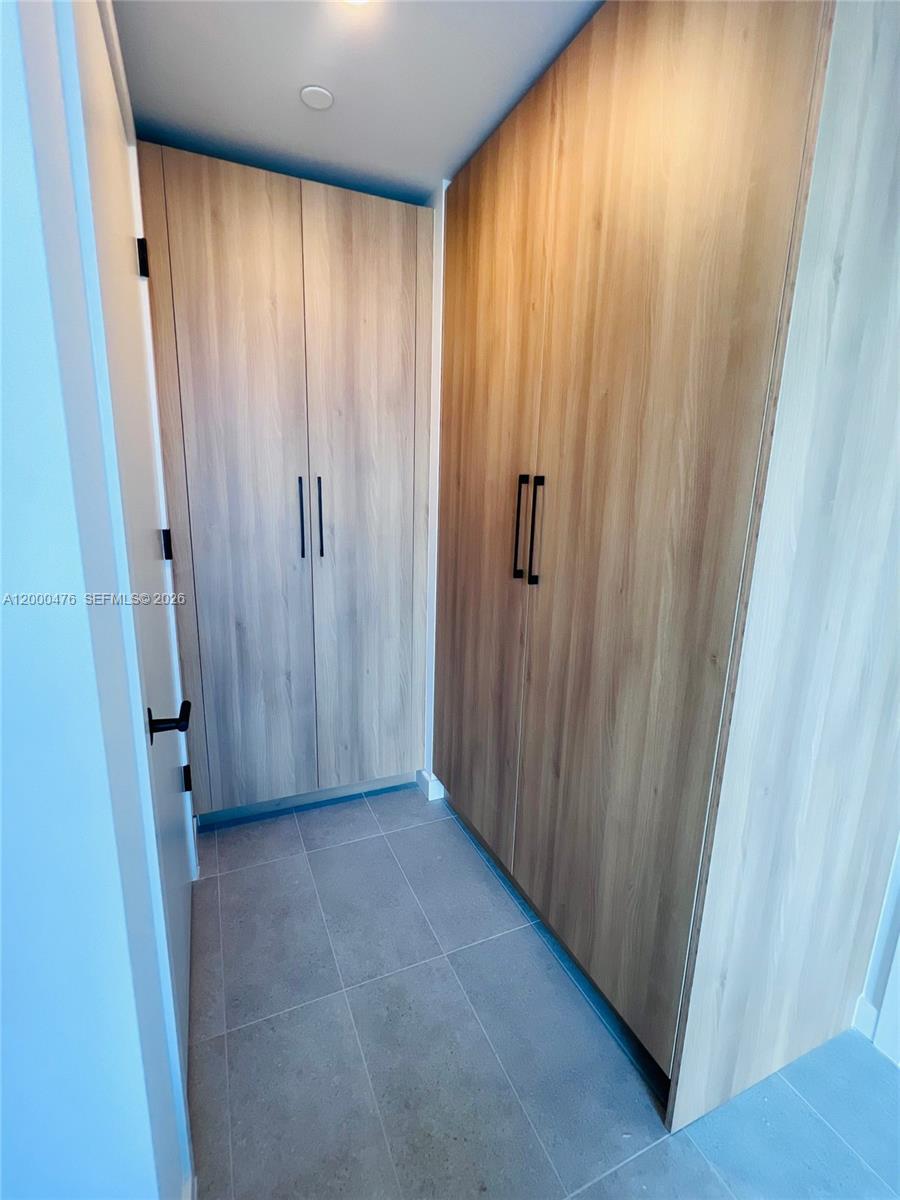 121 NE 25th St #1701 Miami, FL 33132