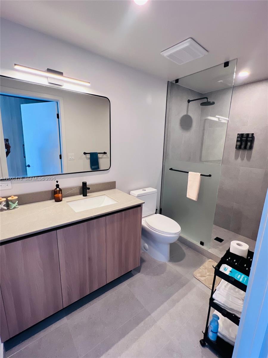 121 NE 25th St #1701 Miami, FL 33132