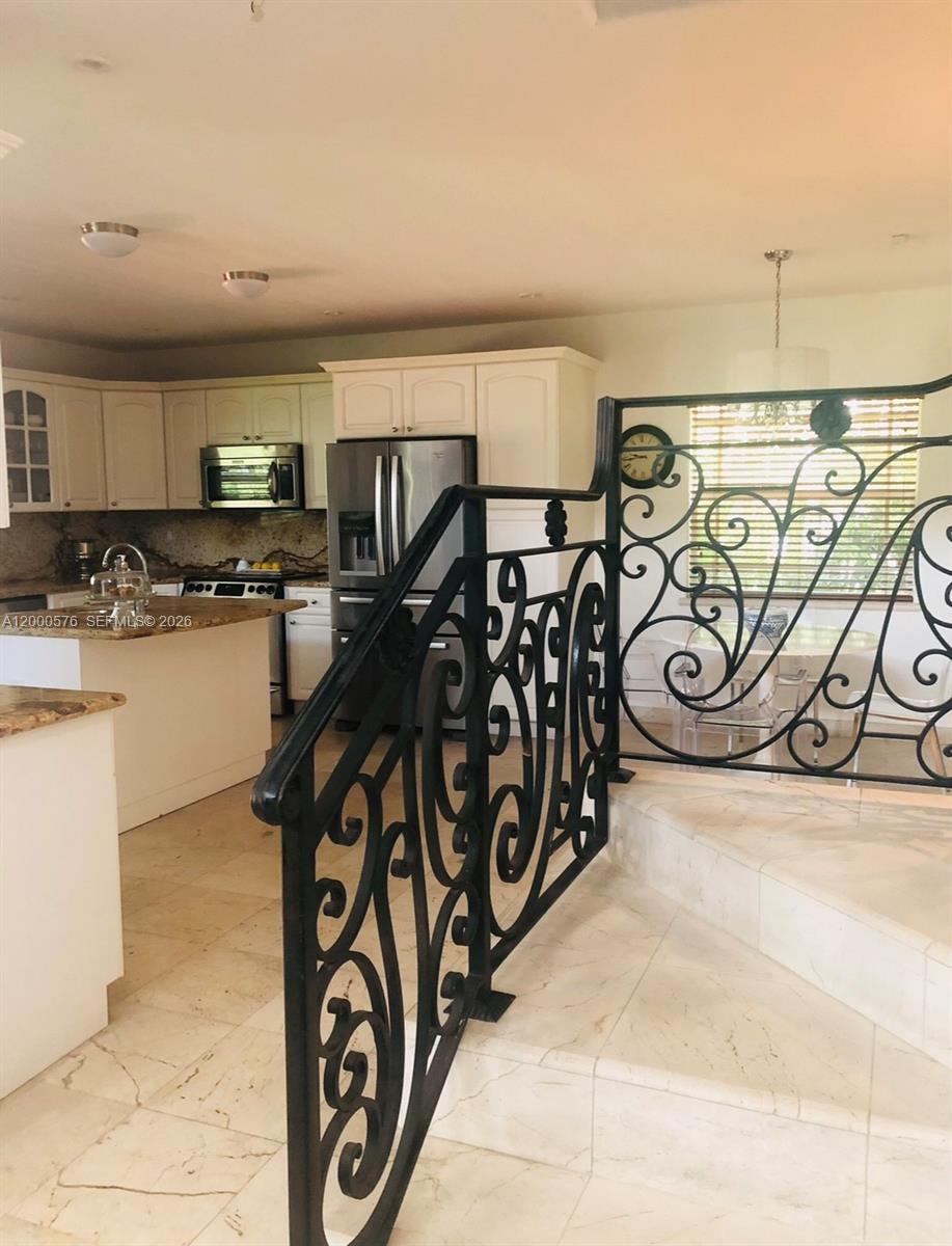 428 SW 28th Rd Miami, FL 33129
