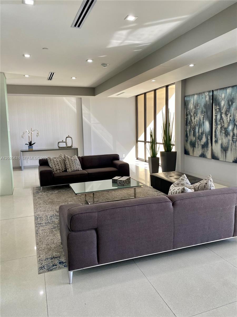 20379 W Country Clb Dr #PH-40