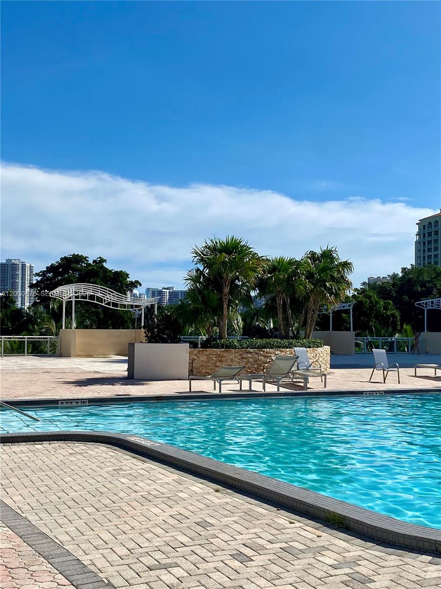 20379 W Country Clb Dr #PH-40 Aventura, FL 33180