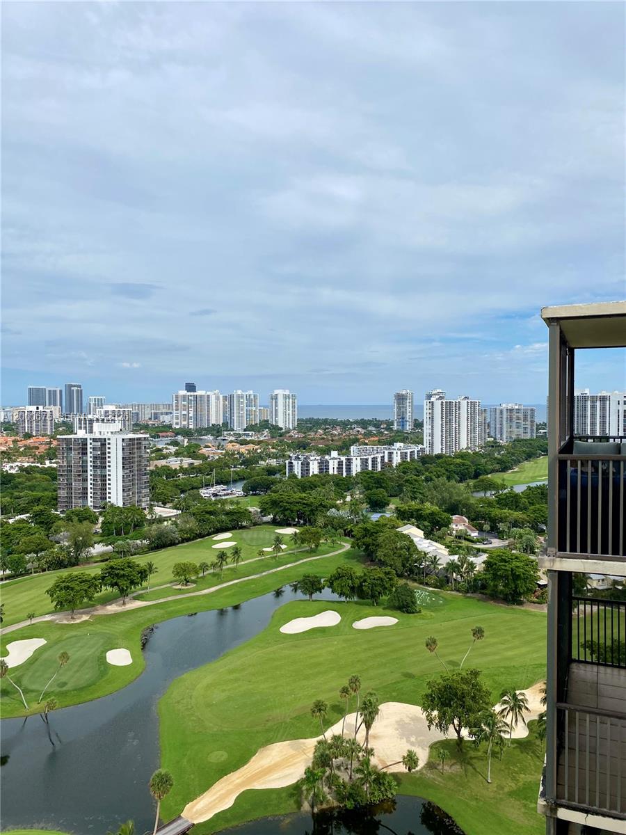 20379 W Country Clb Dr #PH-40 Aventura, FL 33180