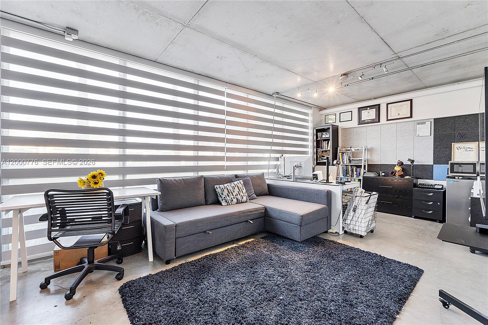 2100 Van Buren St #102