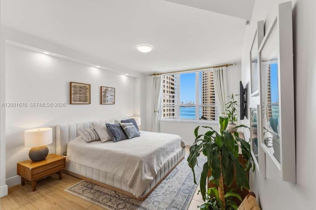 888 Brickell Key Dr #1207 Miami, FL 33131