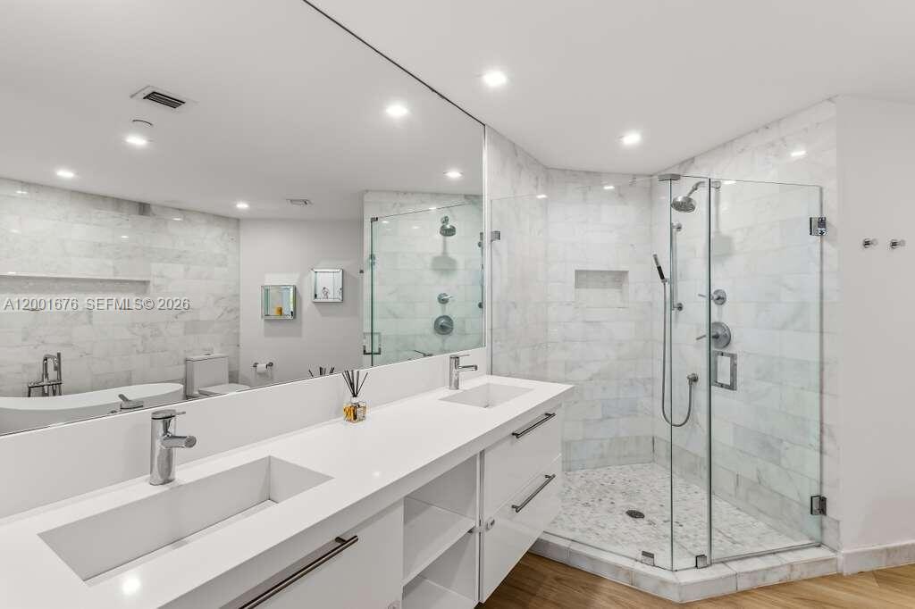 888 Brickell Key Dr #1207 Miami, FL 33131