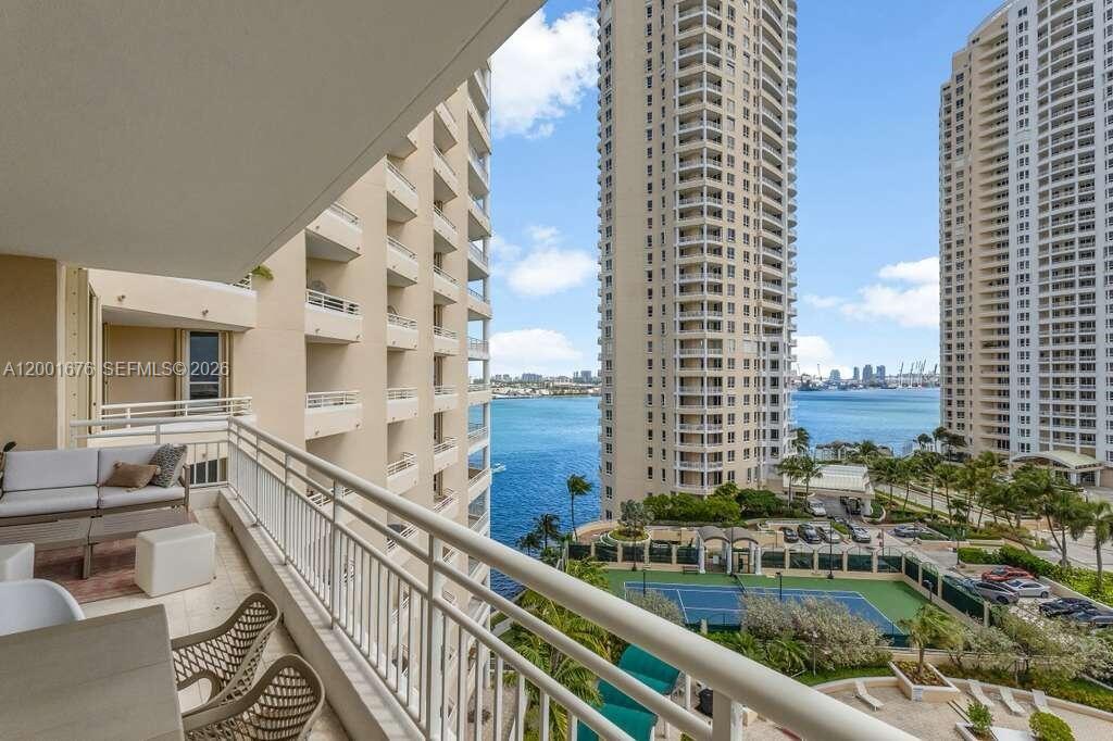 888 Brickell Key Dr #1207 Miami, FL 33131
