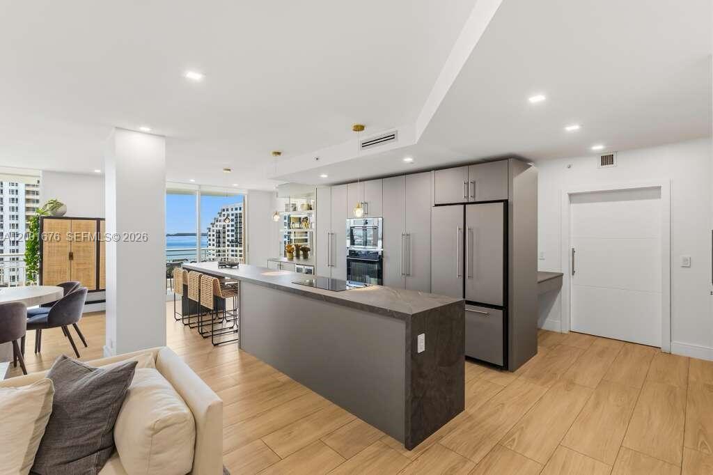888 Brickell Key Dr #1207 Miami, FL 33131
