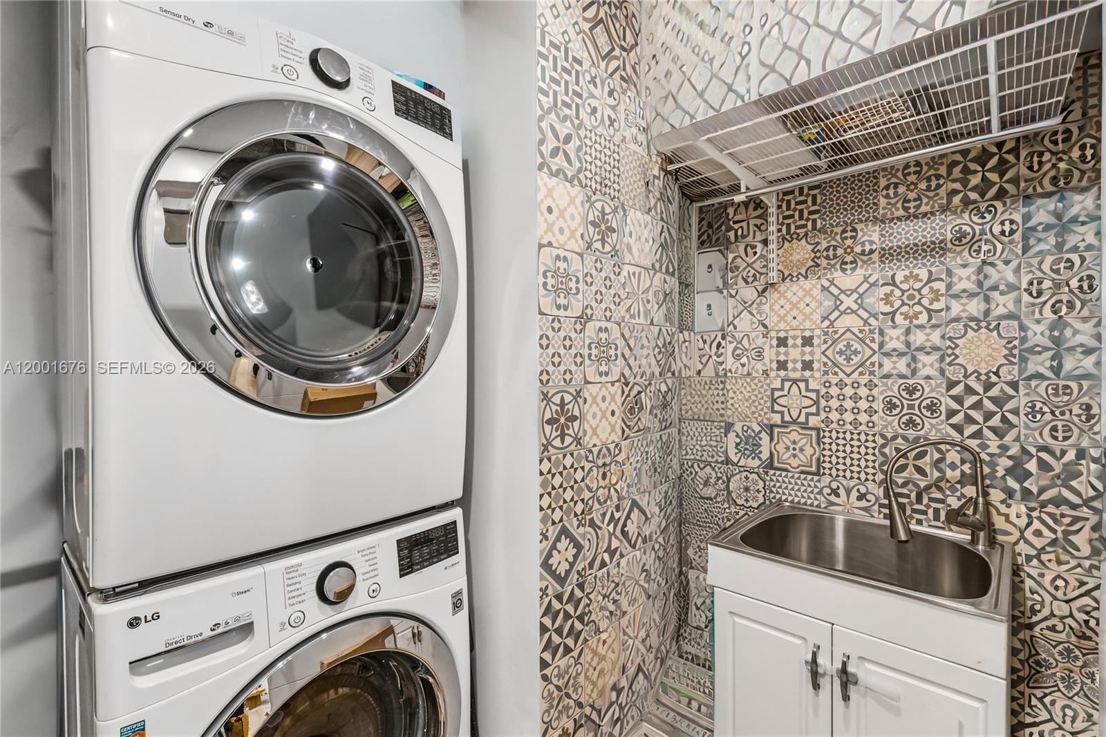 888 Brickell Key Dr #1207 Miami, FL 33131