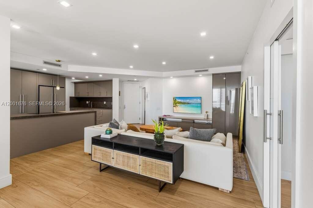 888 Brickell Key Dr #1207 Miami, FL 33131