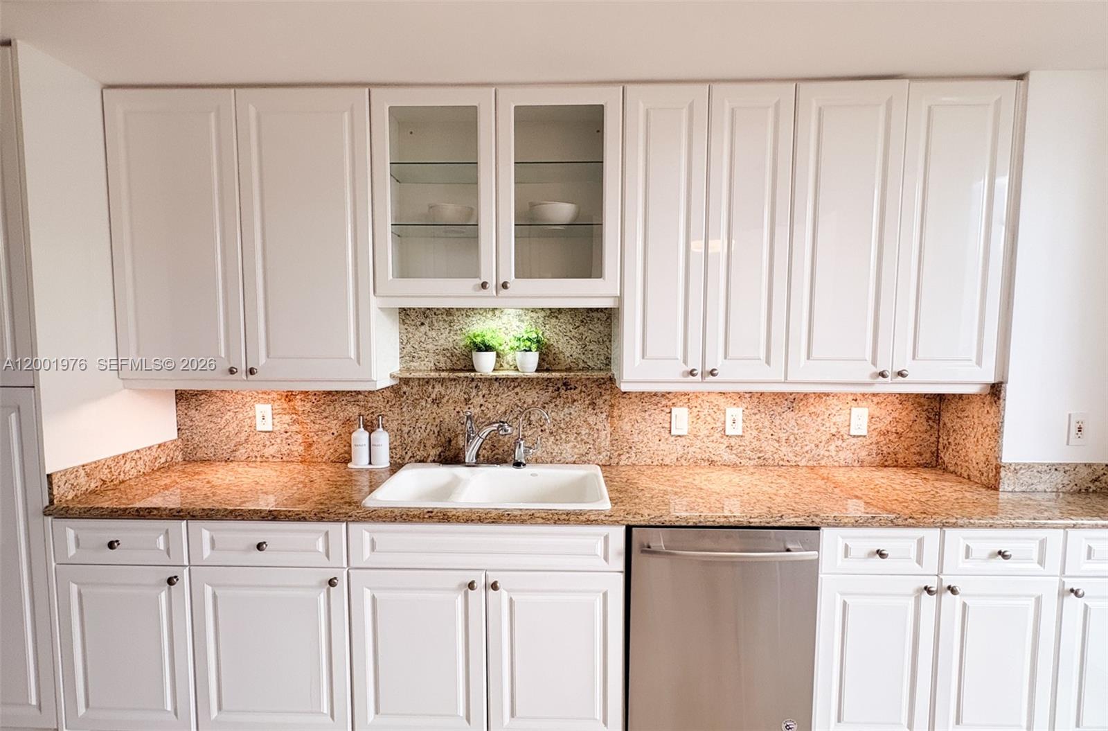 848 Brickell Key Dr #905 Miami, FL 33131