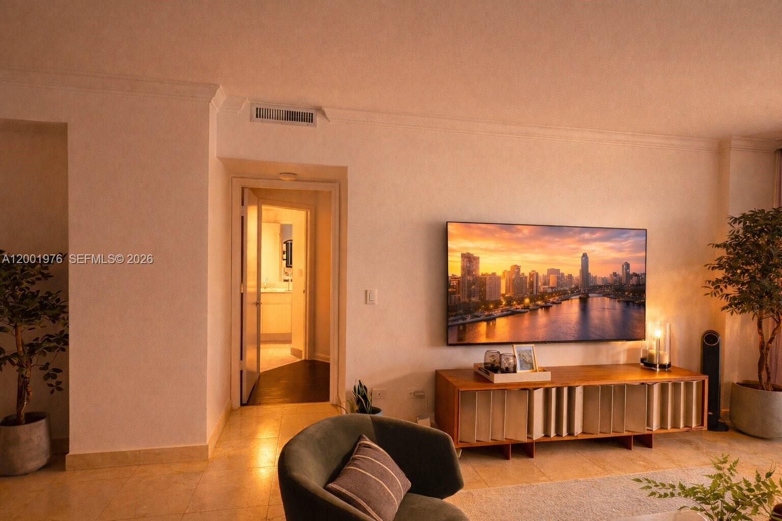 848 Brickell Key Dr #905 Miami, FL 33131