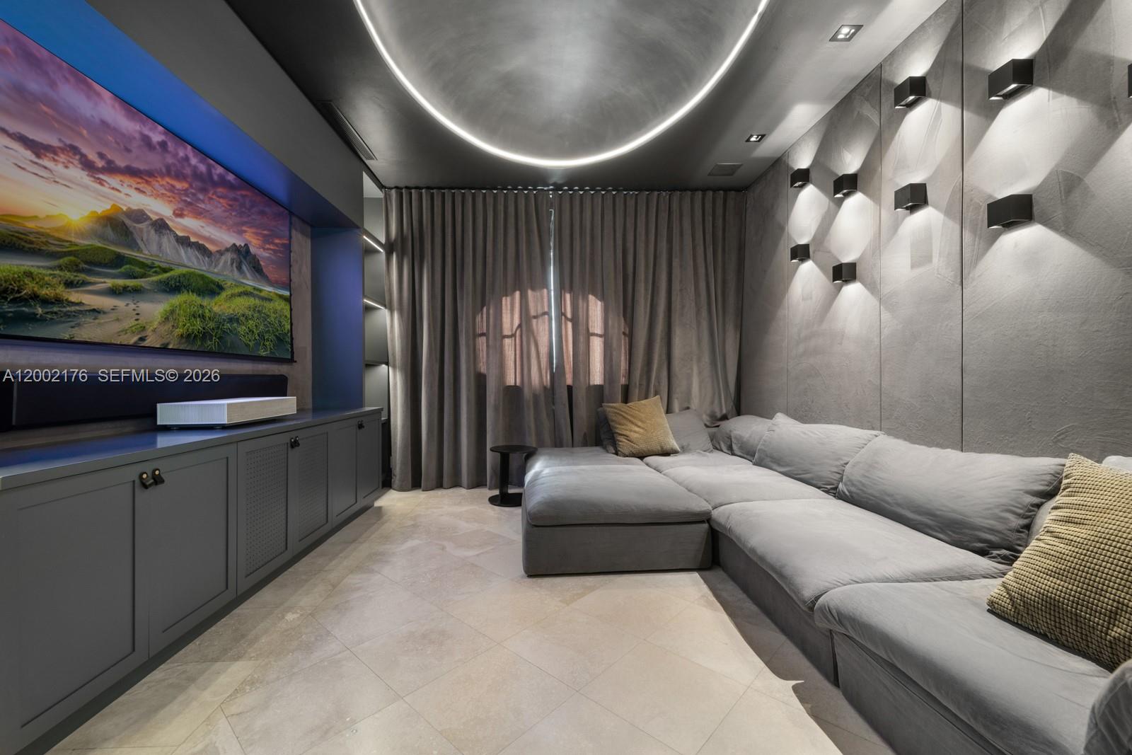 432 S Hibiscus Dr Miami Beach, FL 33139