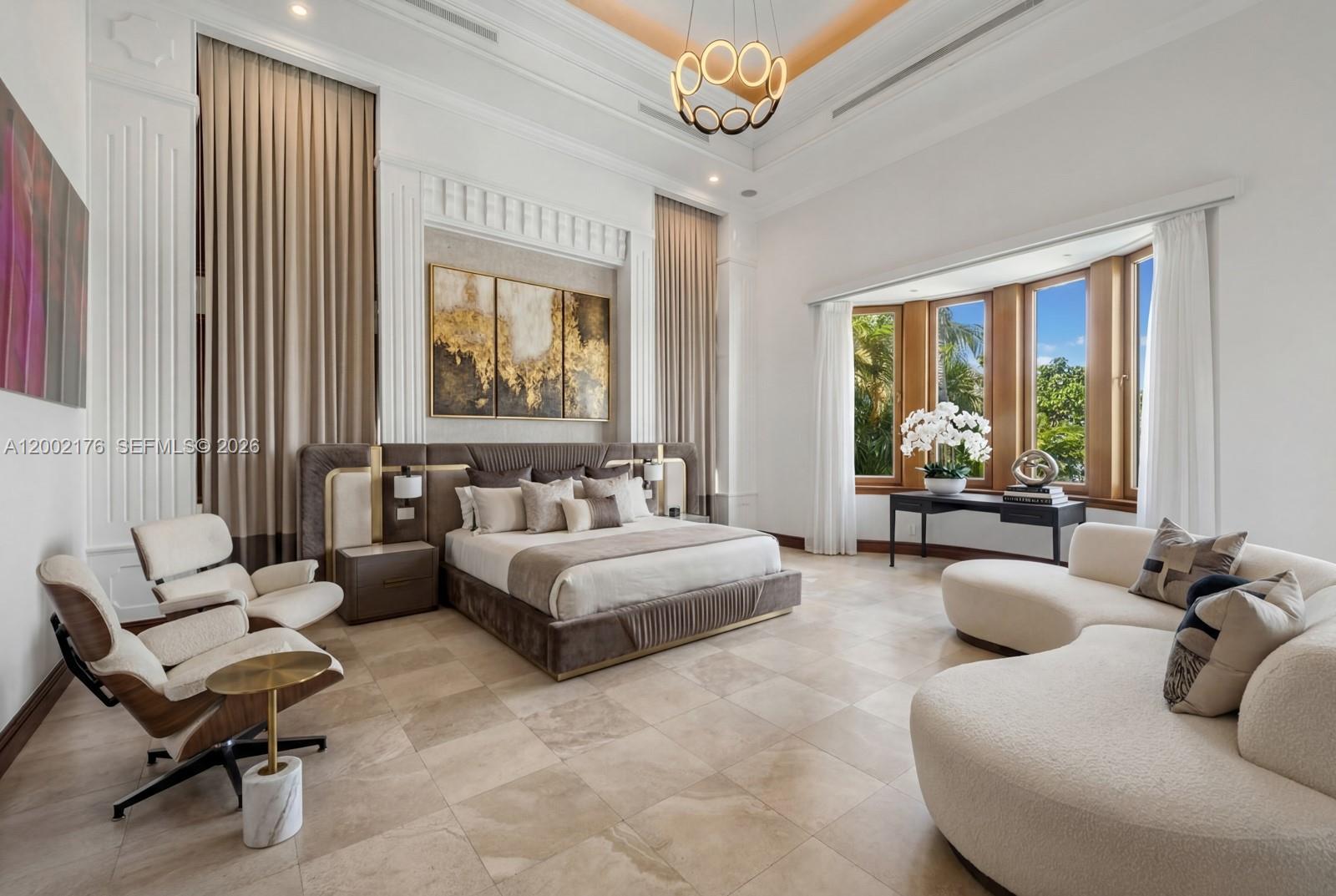 432 S Hibiscus Dr Miami Beach, FL 33139