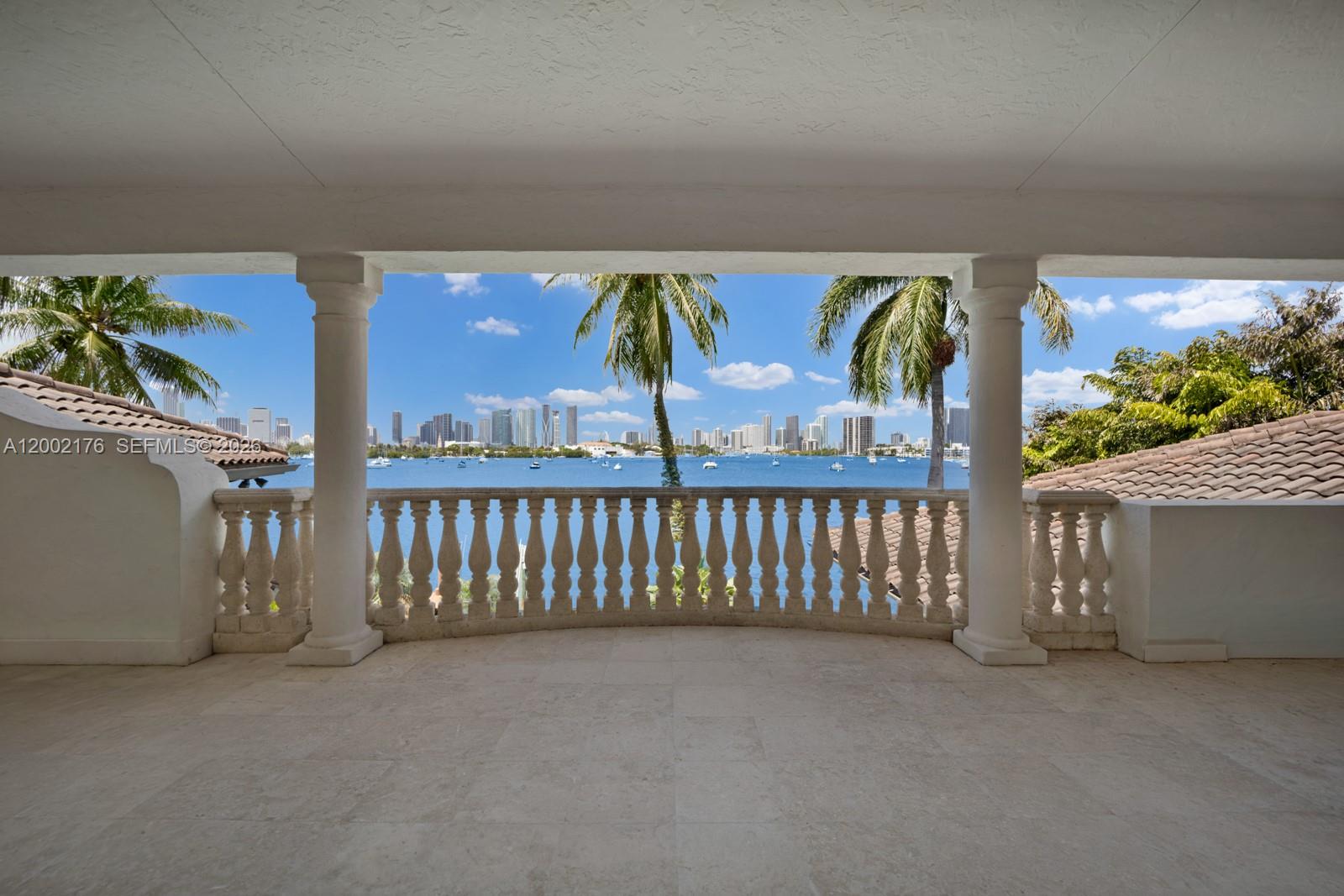 432 S Hibiscus Dr Miami Beach, FL 33139