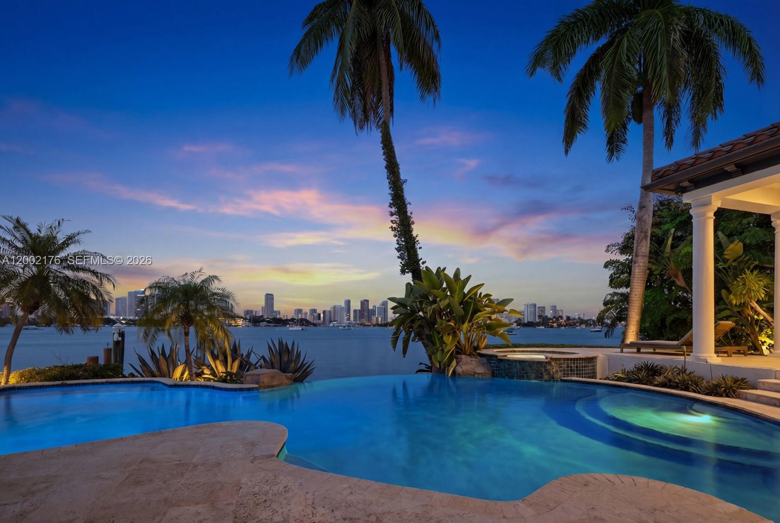 432 S Hibiscus Dr Miami Beach, FL 33139