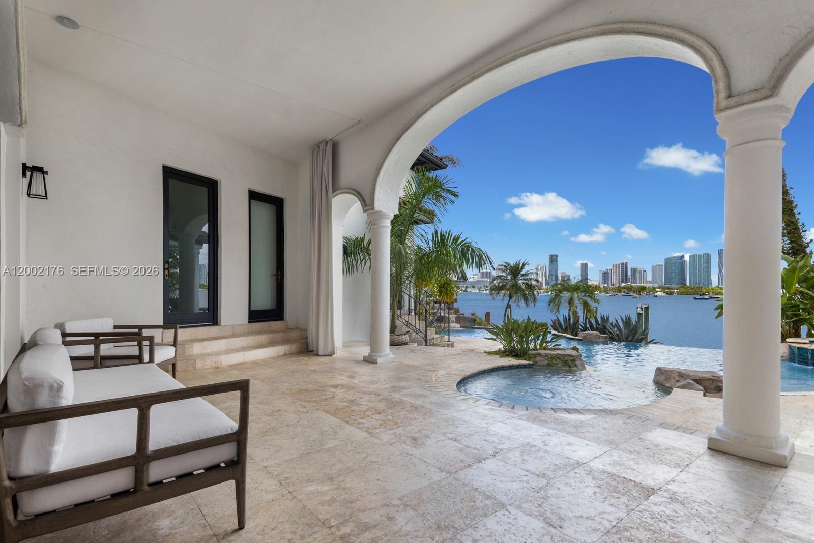 432 S Hibiscus Dr Miami Beach, FL 33139