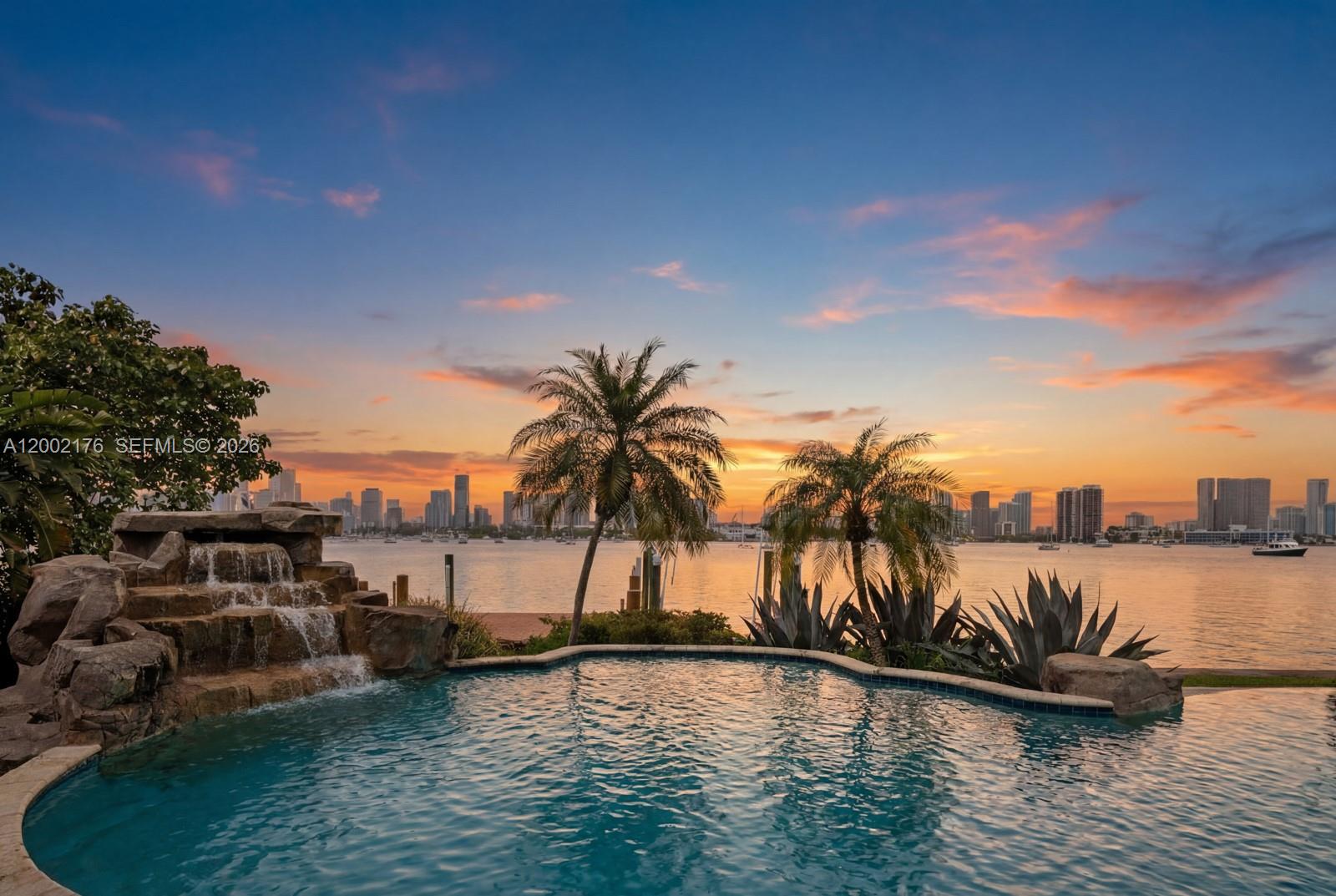 432 S Hibiscus Dr Miami Beach, FL 33139