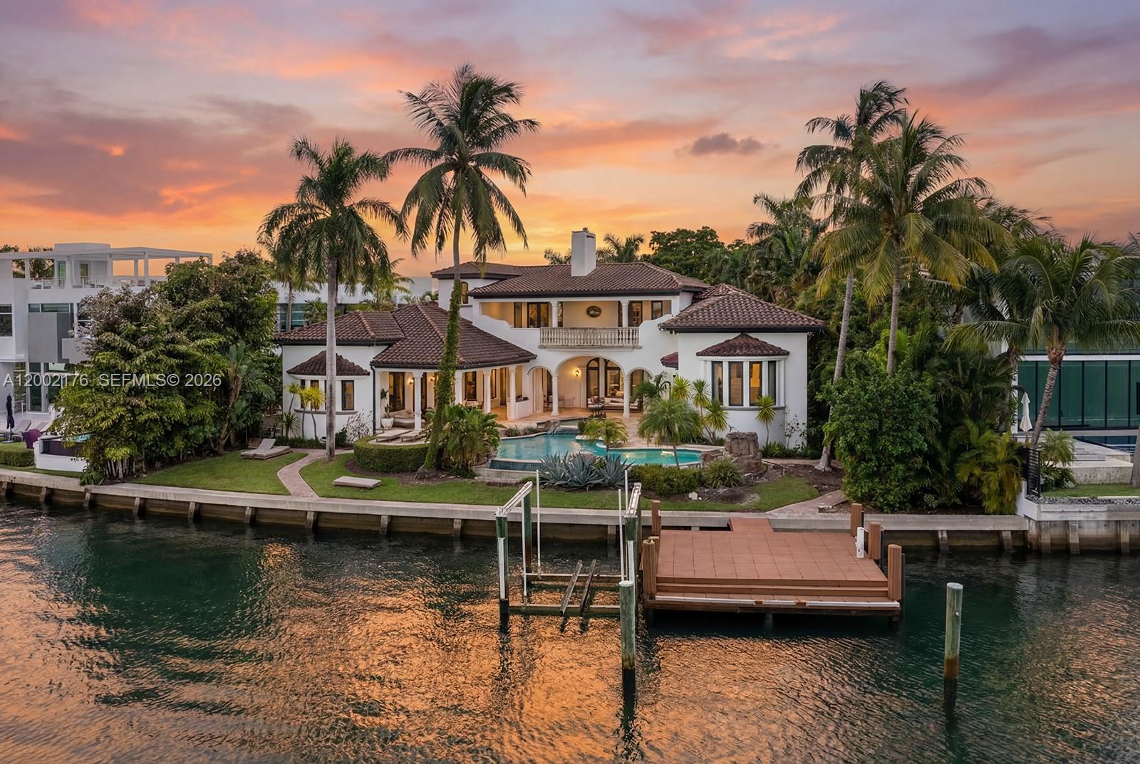 432 S Hibiscus Dr Miami Beach, FL 33139