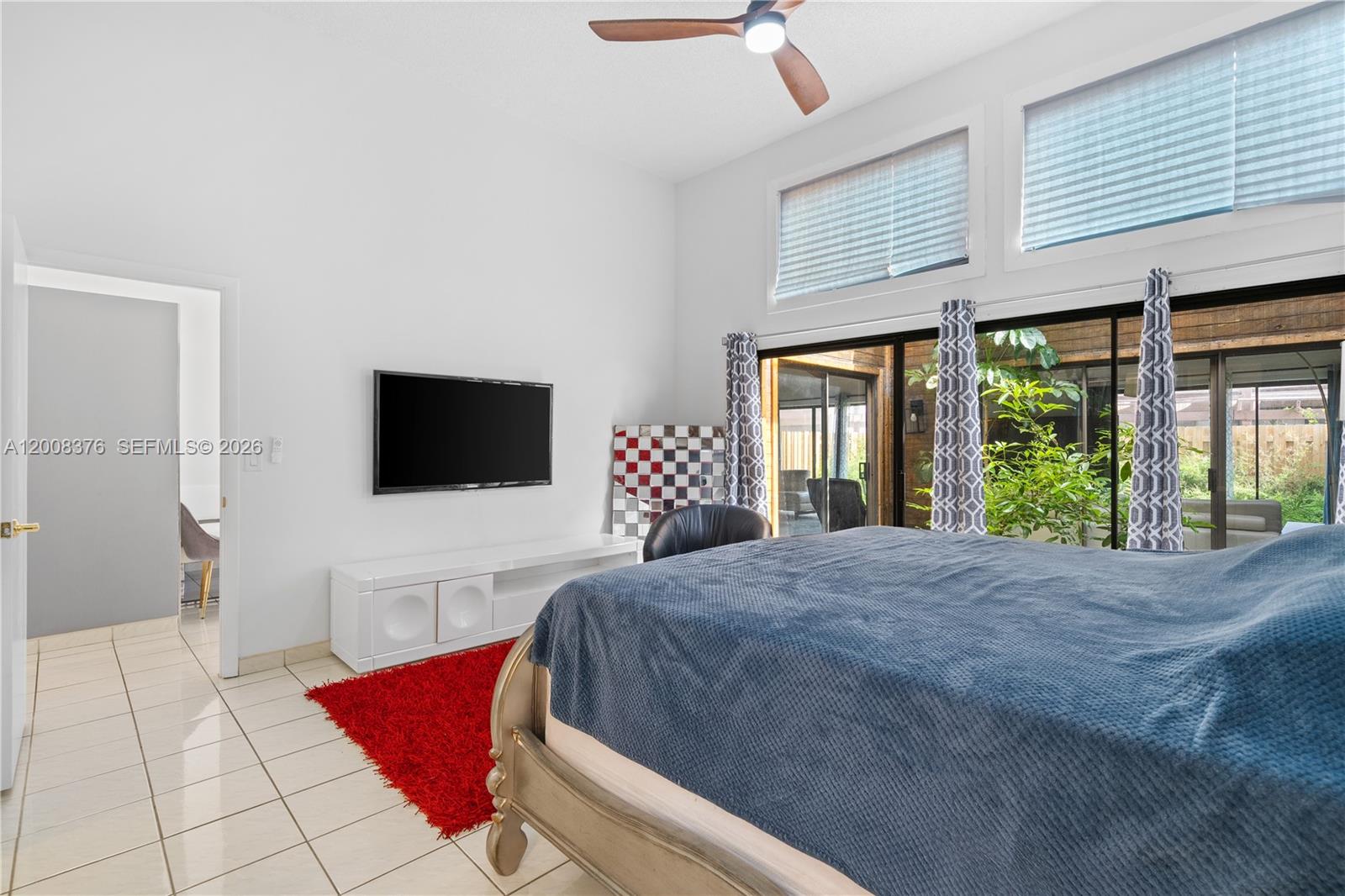 2679 S Parkview Dr Hallandale Beach, FL 33009