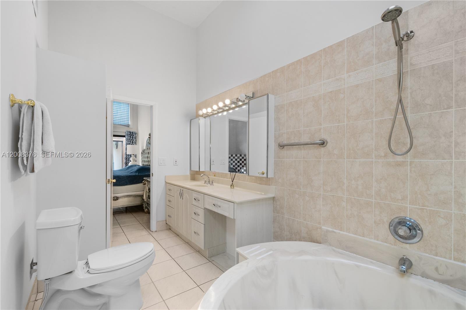 2679 S Parkview Dr Hallandale Beach, FL 33009