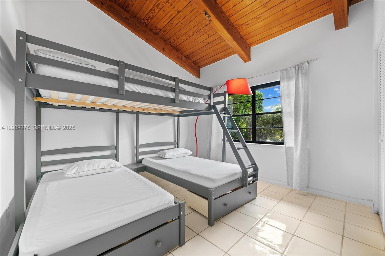 2679 S Parkview Dr Hallandale Beach, FL 33009