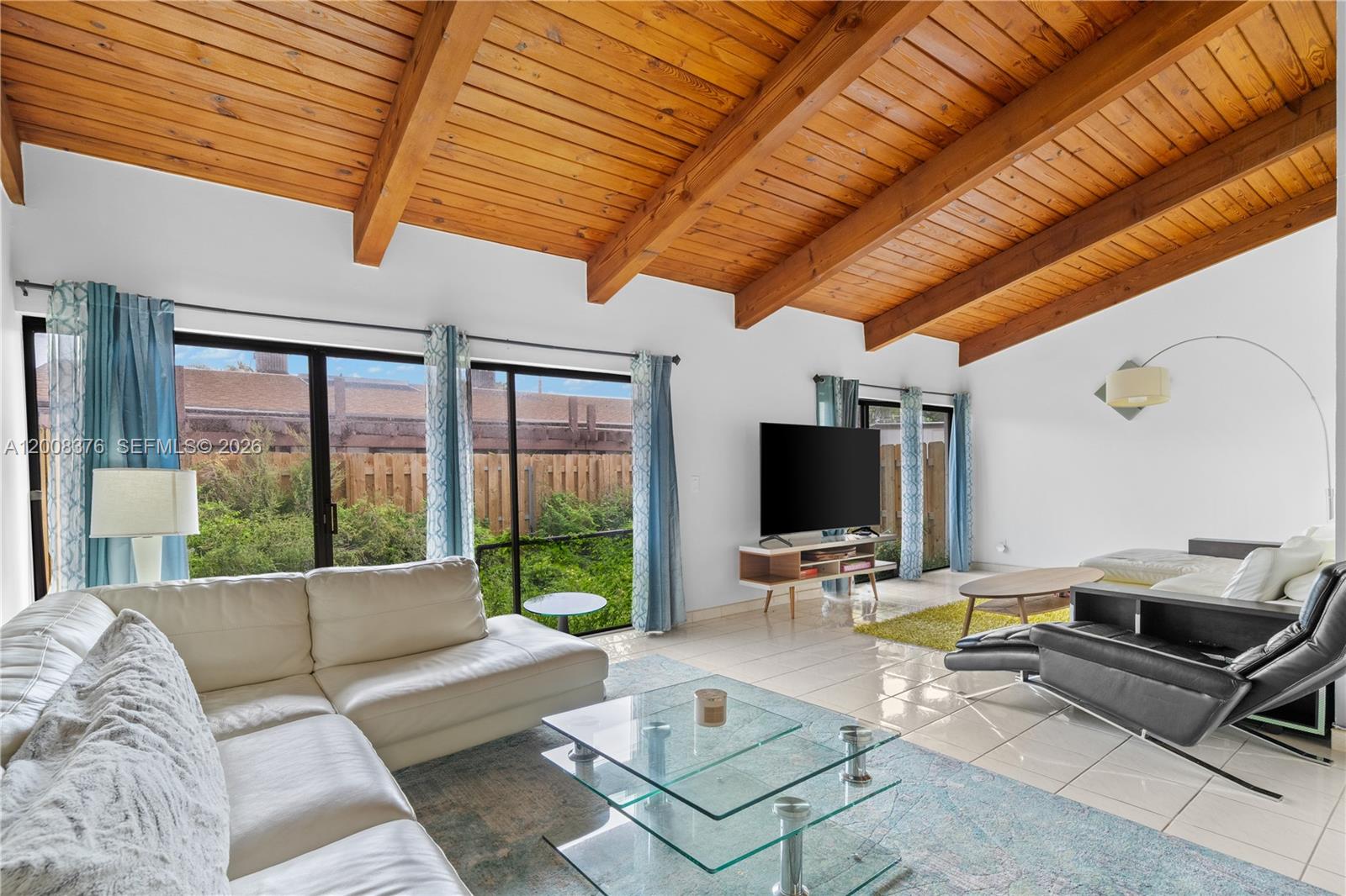 2679 S Parkview Dr Hallandale Beach, FL 33009