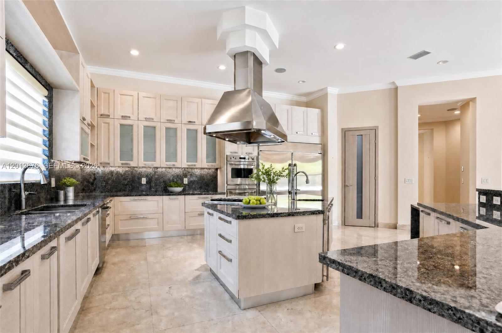 7480 SW 100th St Pinecrest, FL 33156