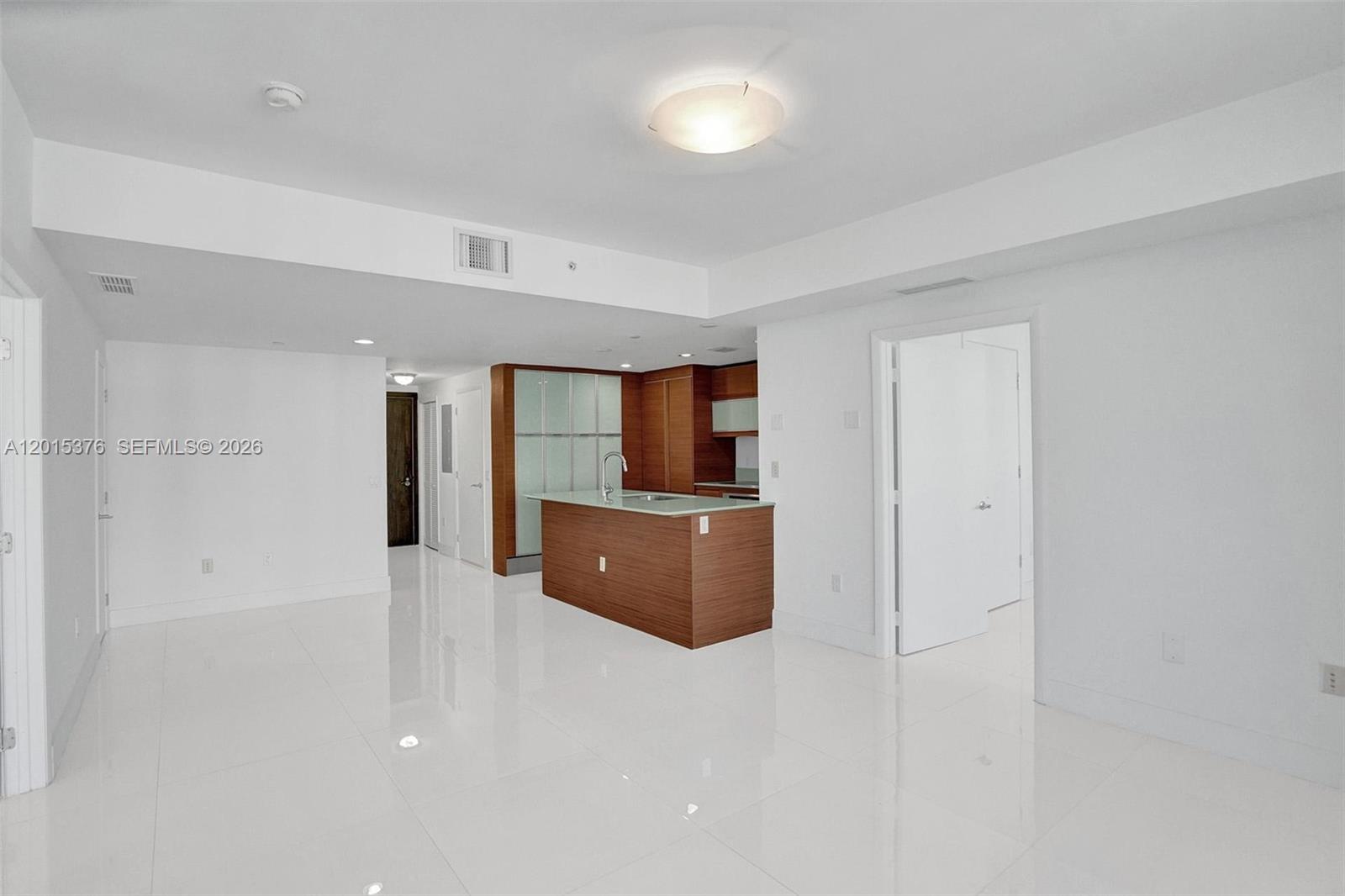 5875 Collins Ave #1803 Miami Beach, FL 33140