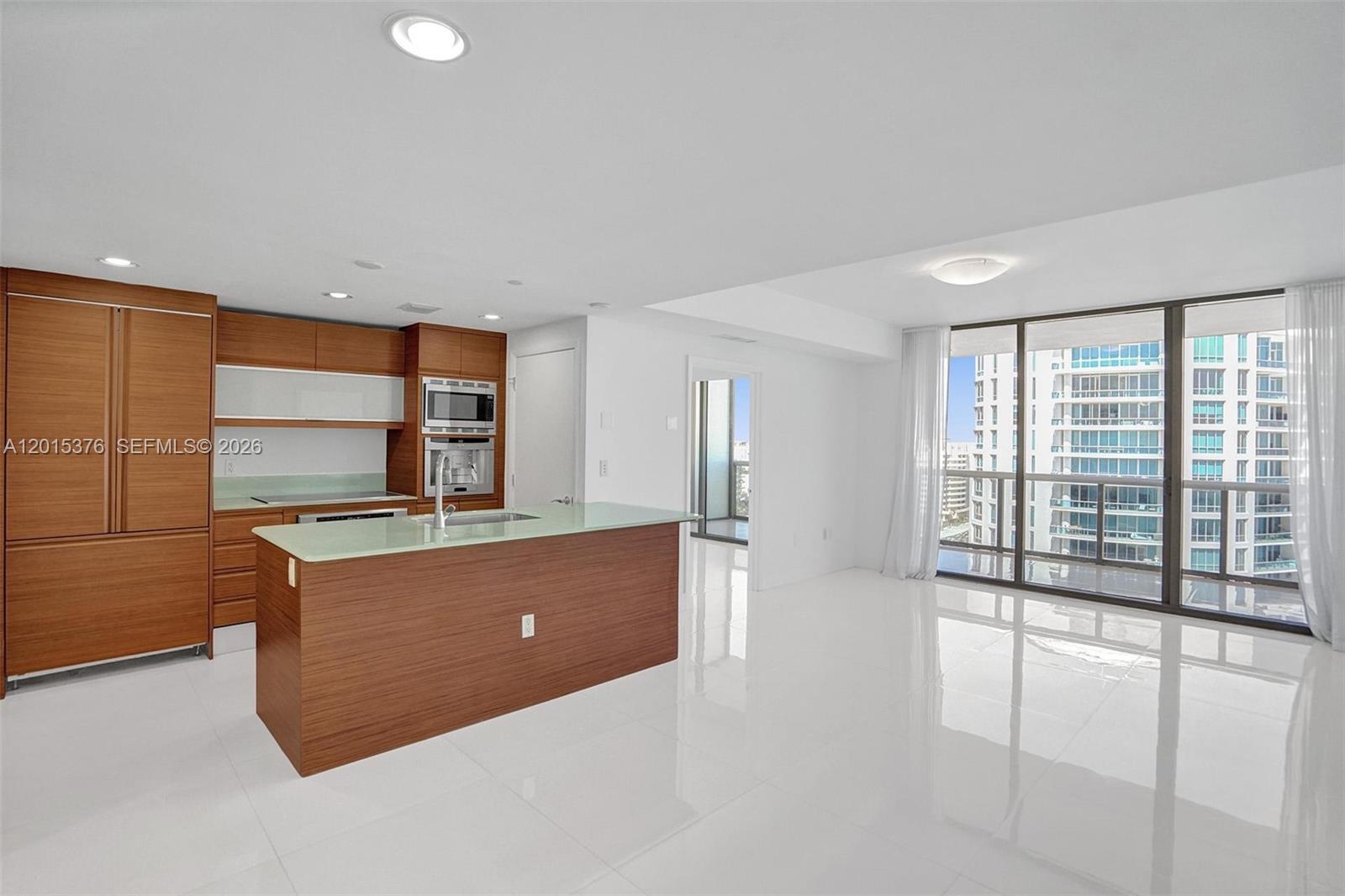 5875 Collins Ave #1803 Miami Beach, FL 33140