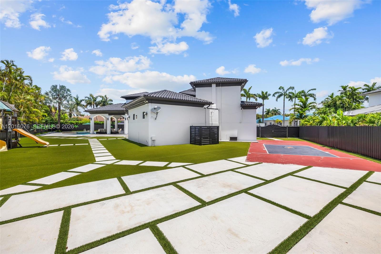 9881 SW 148th Ter Miami, FL 33176